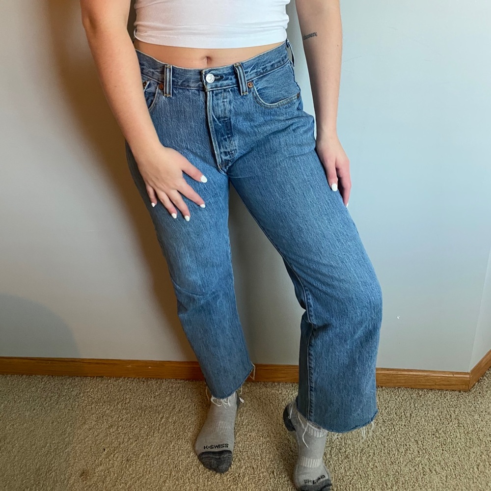 VINTAGE LEVIS JEANS